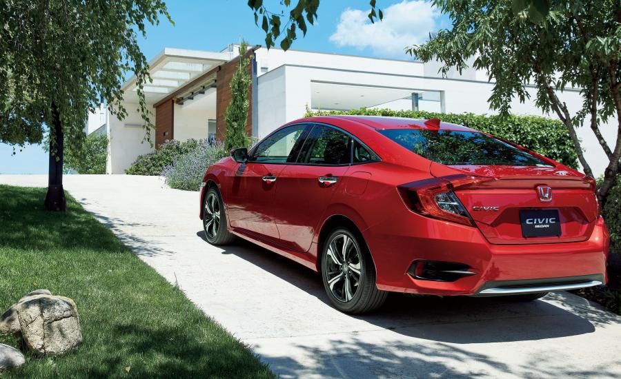  Honda Civic Sedan (FC) 2019 года  (JP) (фото 12 из 13)